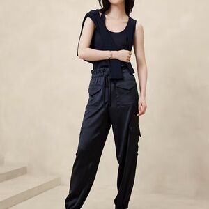 Banana Republic Satin Cargo Jogger - Size XXS (NWOT)